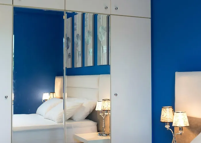 Corfu Design * Corfu (city)